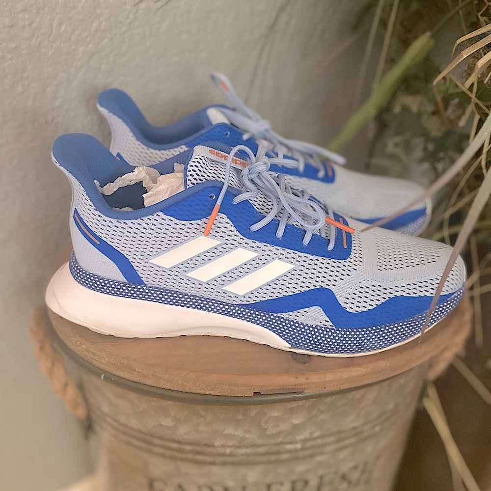 ADIDAS NOVA